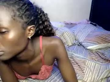 Chaturbate Free Porn Cam of essy_hero