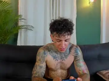 Chaturbate Sex Cam of aron_ford