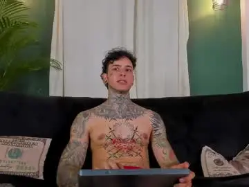 Chaturbate Live Sex Cam of aron_ford