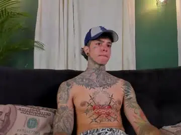 Chaturbate Sex Cam of aron_ford