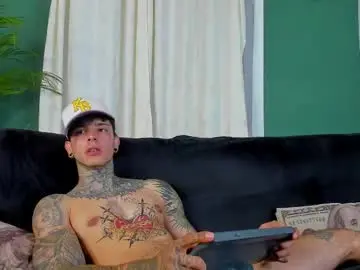 Chaturbate Sex Cam of aron_ford