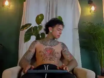 Chaturbate Free Porn Cam of aron_ford
