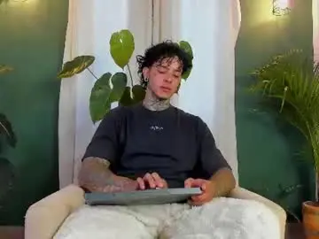 Chaturbate Sex Cam of aron_ford