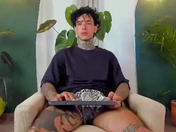 Chaturbate Free Porn Cam of aron_ford