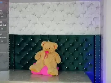 Chaturbate Free Porn Cam of diamondfox_m
