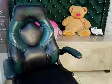 Chaturbate Free Porn Cam of diamondfox_m