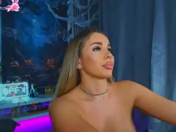 Chaturbate Adult Video Chat of zinasquirts