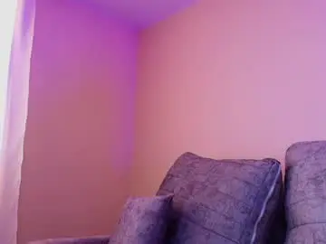 Chaturbate Watch Live Sex Cams of miacolucci_18