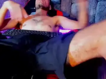 Chaturbate Live Sex Cam of axell_cross2
