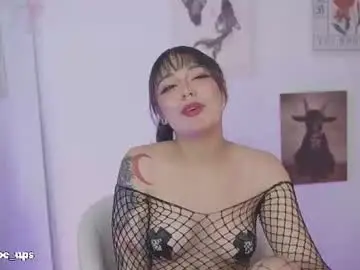 Chaturbate Live Sex Cam of chloe_evans12