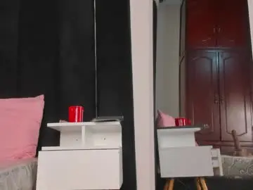 Chaturbate Best live sex cam show of selenagomz