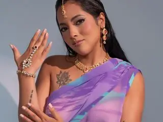 Dscgirls Best Webcam of AnushkaChopra