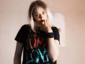 Imlive Free Porn Cam of CoralineJons