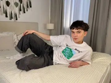 Imlive Free Porn Cam of Ethan_Crowee