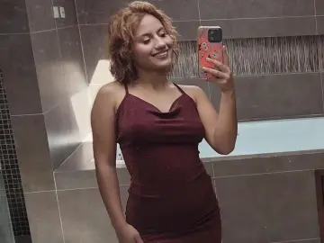 Imlive Live Sex Cam of chanellDesiireVs