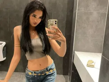Imlive Nude Webcam of Roxane_Tall