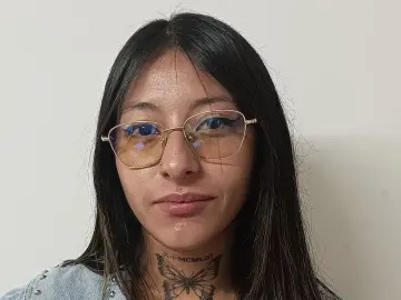 Imlive Free Live Porn of HollyJonesVSX