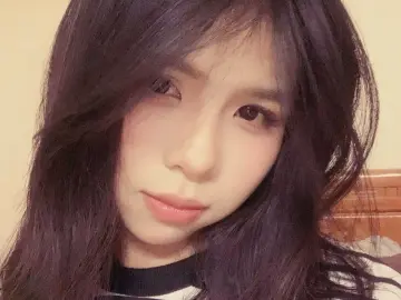 Imlive Nude Webcam of Flora28