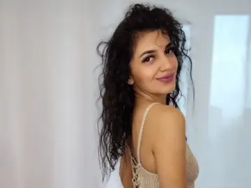 Imlive Free Porn Cam of YasmineDelightX