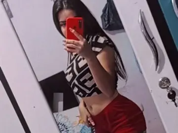 Imlive Live Sex Cam of HotCharlotte