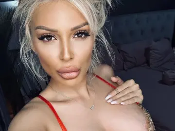 Imlive Watch Live Sex Cams of SophieMiller
