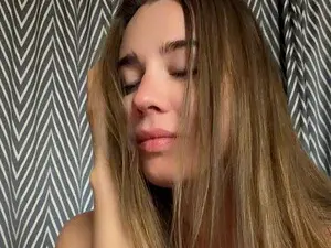 Myfreecams Live Sex Cam of AmoAmour