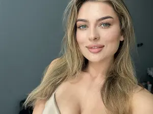 Myfreecams Free Porn Cam of SindiMoon