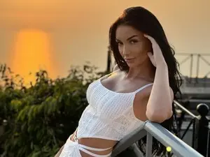 Myfreecams Watch Live Sex Cams of Raquellediva