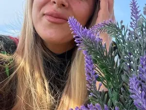 Myfreecams Sex Cam of JulyaHyde