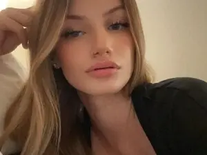 Myfreecams Adult Webcams of ShawnaSweets0
