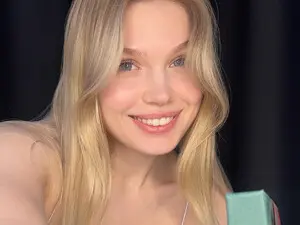 Myfreecams Sex Cam of Effie_Cute