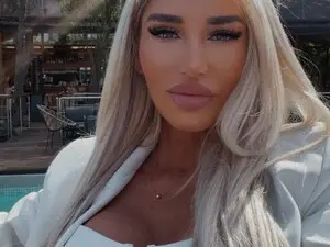 Myfreecams Free Porn Cam of saradesiree1