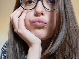 Myfreecams Watch Live Sex Cams of JulieAnn