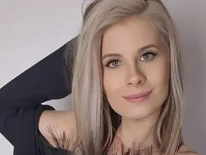 Myfreecams Nude Webcam of KristineLips
