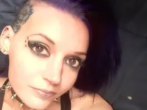 Myfreecams Sex Cam of Lunaoddwitch