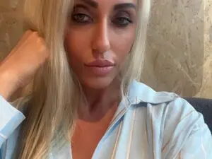 Myfreecams Free Live Porn of ItalianMoon