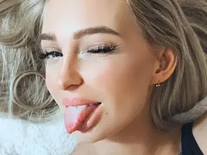 Myfreecams Nude Webcam of Diana_Lambert