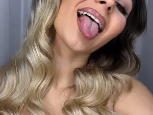 Myfreecams Sex Chat of AnniaSummer