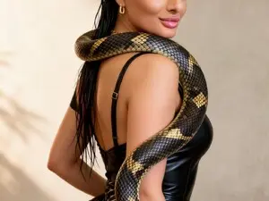 Myfreecams Best live sex cam show of Selena_Vixen