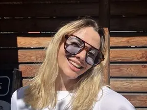 Myfreecams Live Sex Cam of Yourdream25