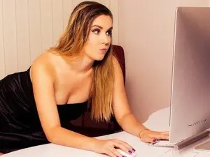 Myfreecams Sex Cam of SophiestiqueM