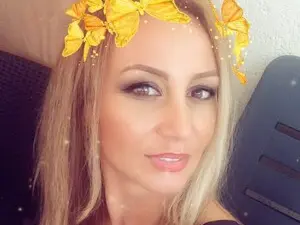 Myfreecams Nude Webcam of Merlyn4u