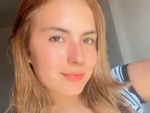 Myfreecams Live Sex Cam of Lara19