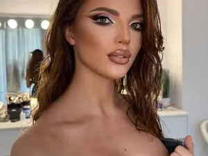 Myfreecams Free Porn Cam of SweetLaraXO