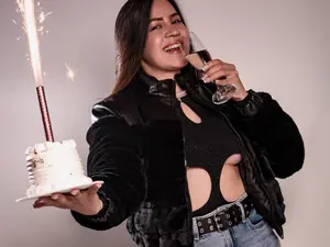 Myfreecams Sex Cam of Luna_valmont