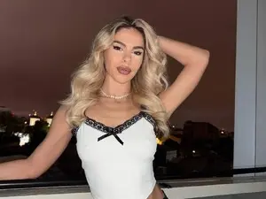 Myfreecams Live Sex Cam of ChloeVelvet