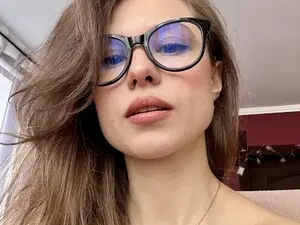 Myfreecams Watch Live Sex Cams of Emily_Me