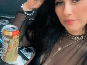 Myfreecams Nude Webcam of alessiani69