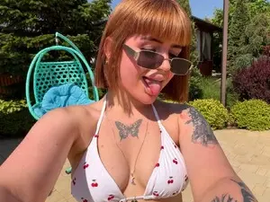 Myfreecams Watch Live Sex Cams of VelvetEmber