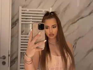 Myfreecams Nude Webcam of ArinaRave